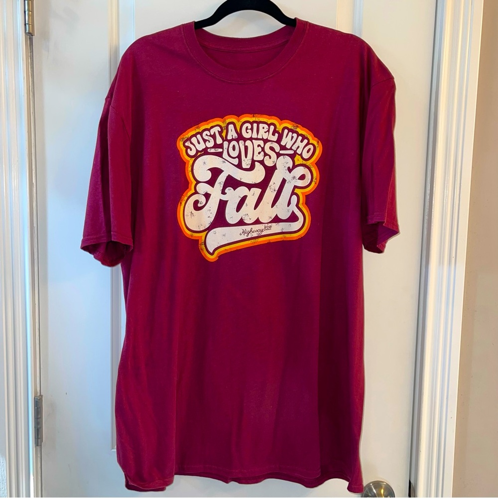 Highway 828 “Just A Girl Who Loves Fall” T-Shirt, 2xl, Maroon